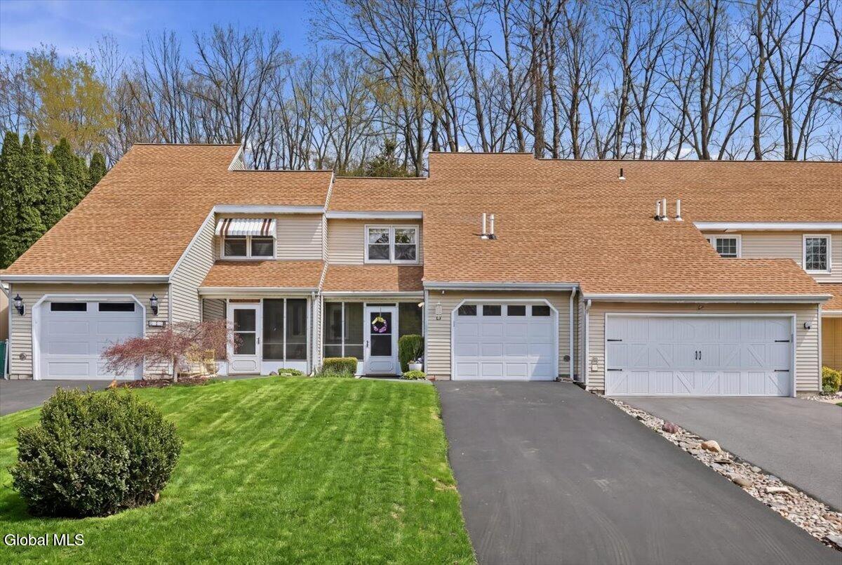 25 Grant Hill Court Clifton Park NY 12065