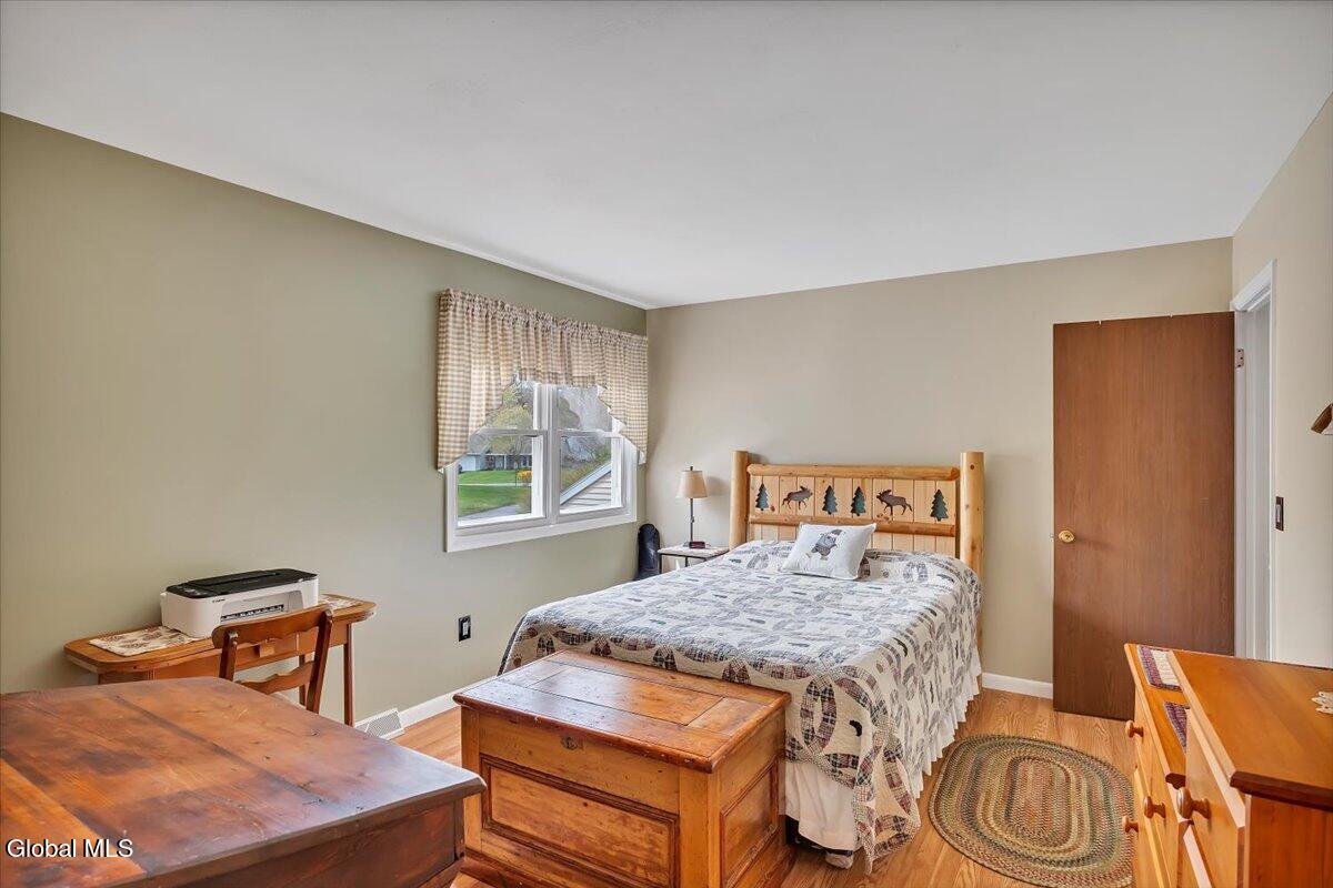 25 Grant Hill Court Clifton Park NY 12065