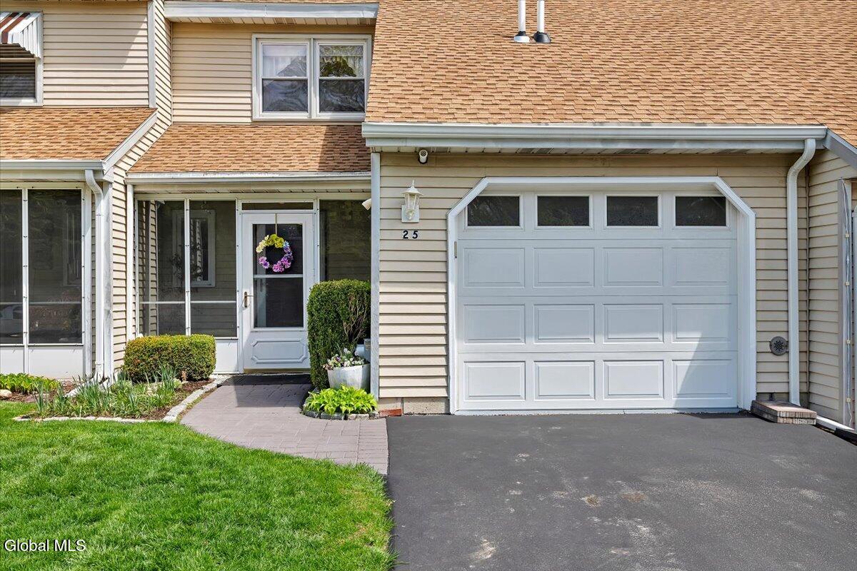 25 Grant Hill Court Clifton Park NY 12065