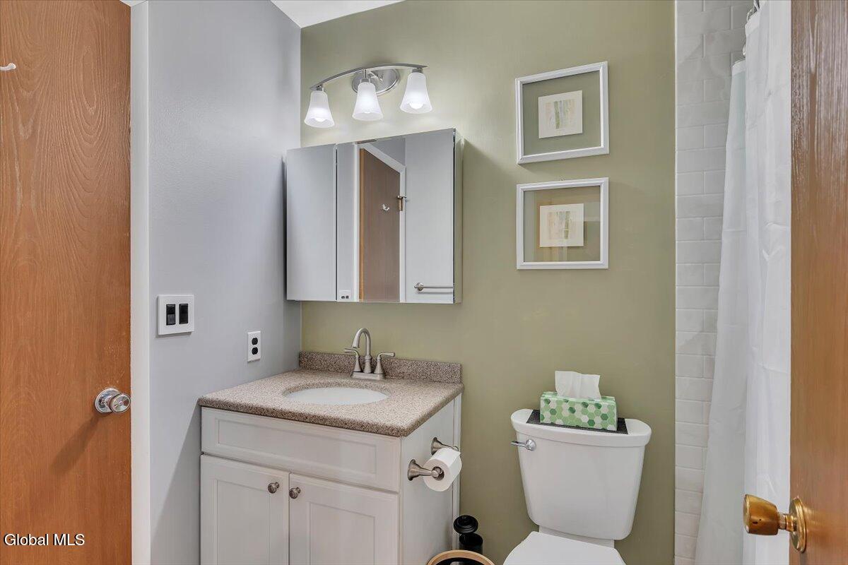 25 Grant Hill Court Clifton Park NY 12065