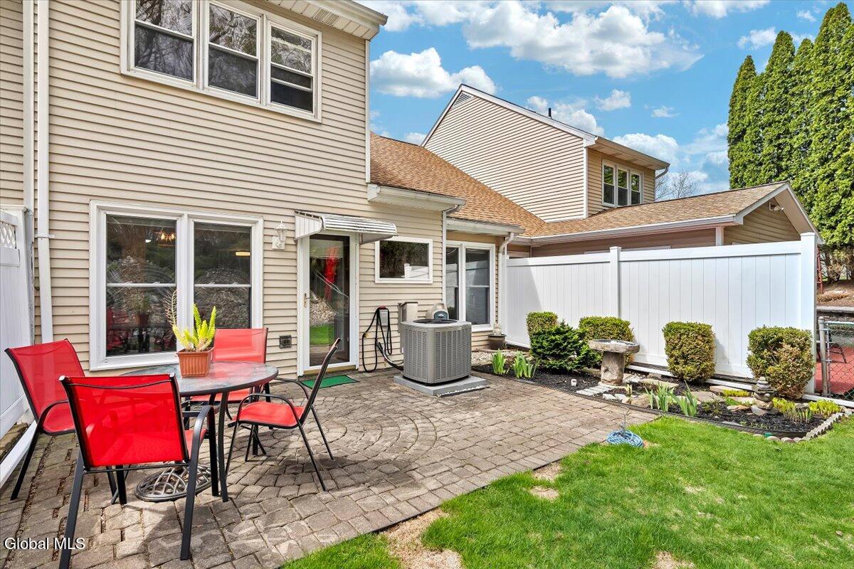 25 Grant Hill Court Clifton Park NY 12065