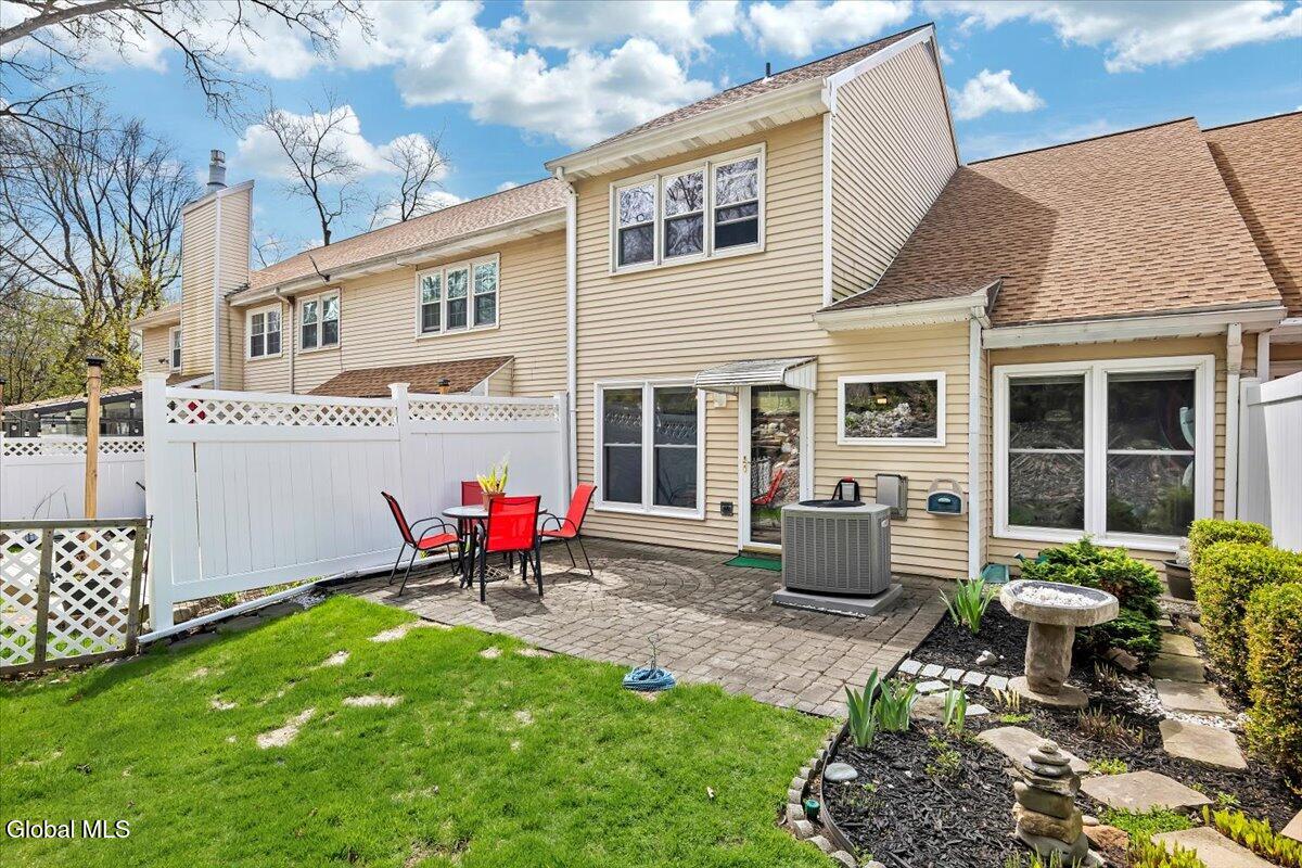 25 Grant Hill Court Clifton Park NY 12065
