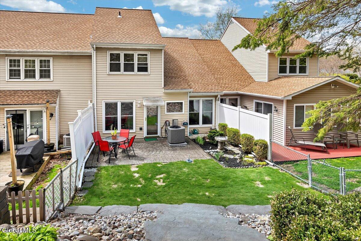 25 Grant Hill Court Clifton Park NY 12065