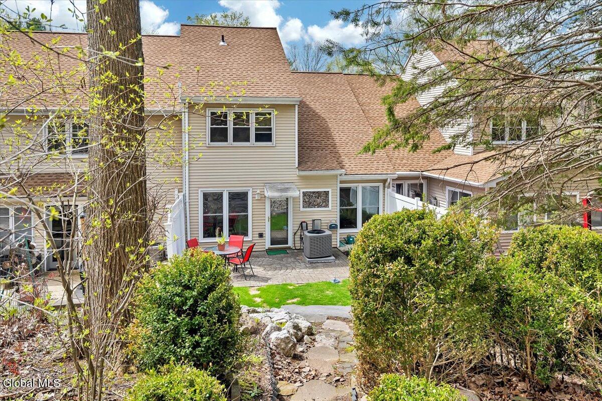 25 Grant Hill Court Clifton Park NY 12065