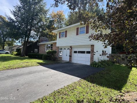 7 Woodside Court Wynantskill NY 12198