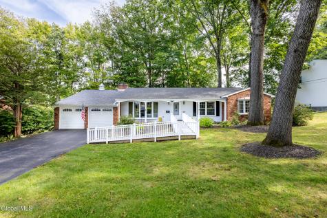 105 Acorn Drive Glenville NY 12302