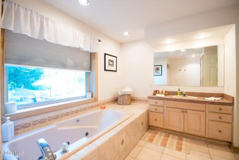 14 Veranda Lane Queensbury NY 12804