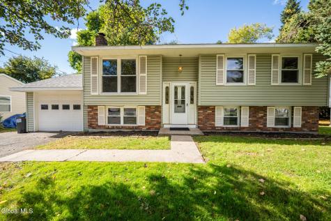 5 W Circular Court Saratoga Springs NY 12866