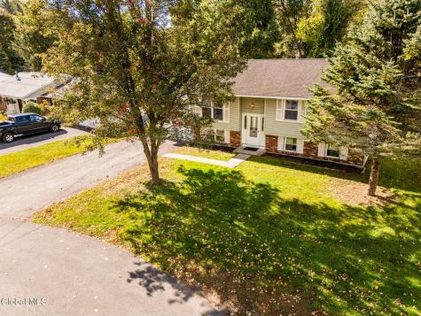 5 W Circular Court Saratoga Springs NY 12866