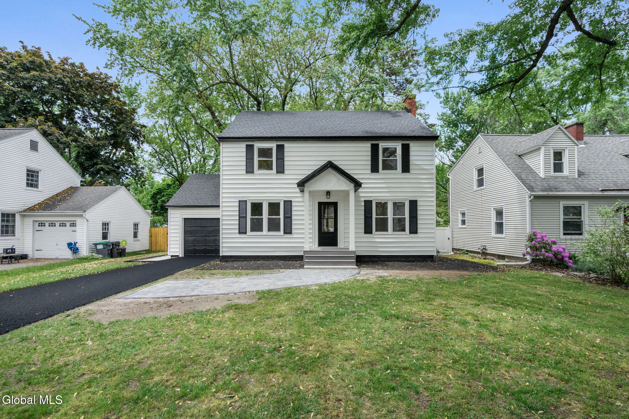 1413 Via Del Mar Niskayuna NY 12309
