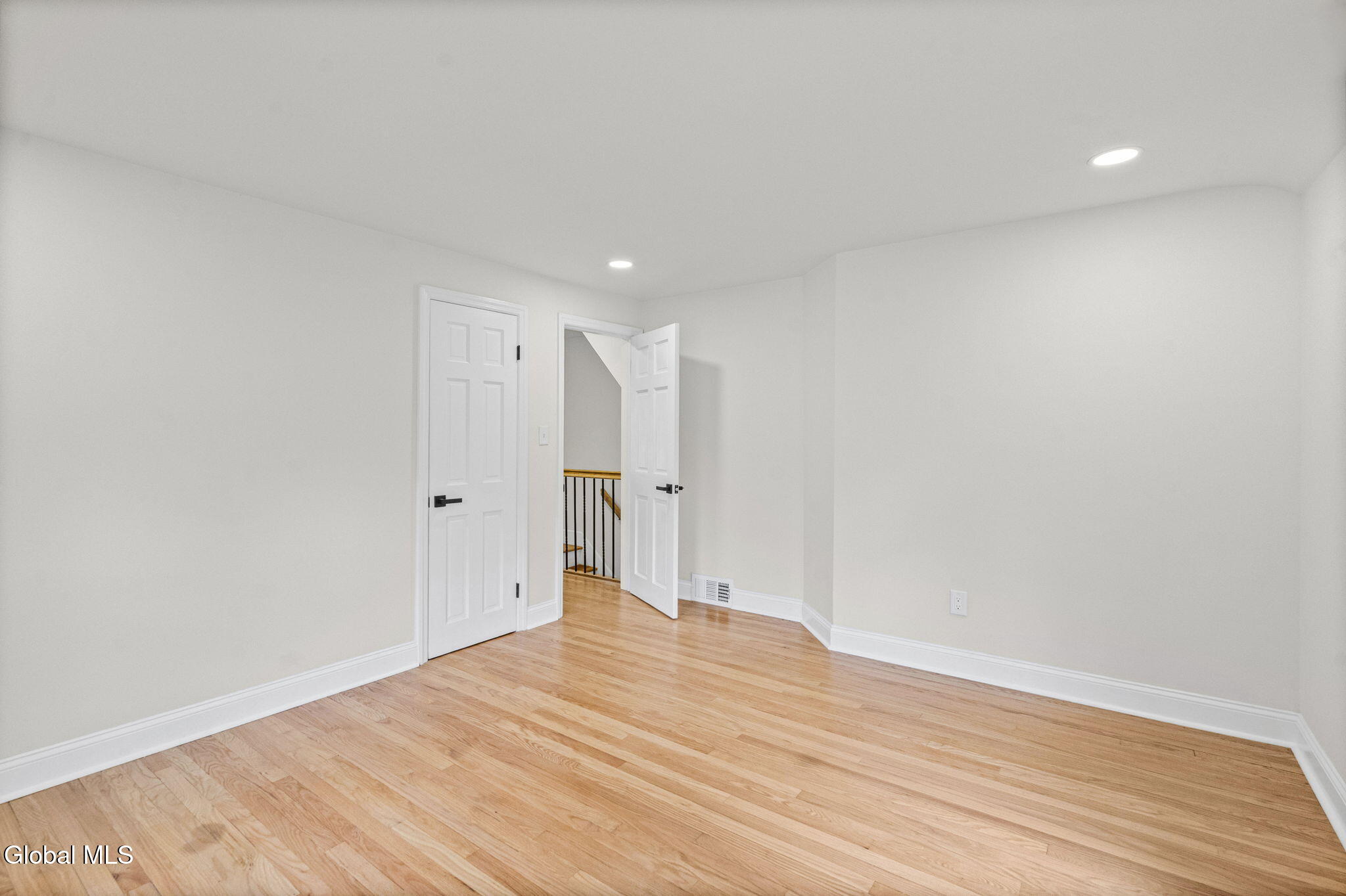 1413 Via Del Mar Niskayuna NY 12309