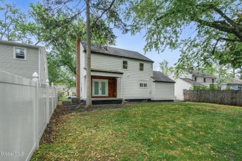 1413 Via Del Mar Niskayuna NY 12309