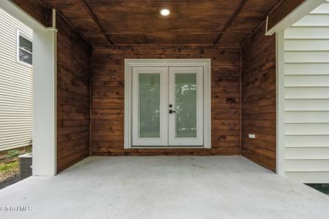 1413 Via Del Mar Niskayuna NY 12309