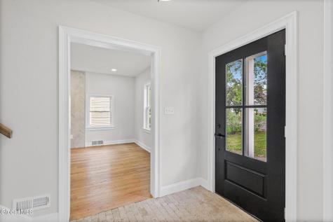 1413 Via Del Mar Niskayuna NY 12309