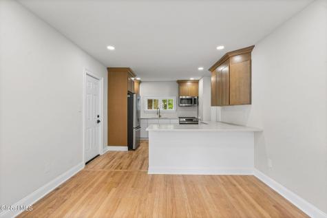 1413 Via Del Mar Niskayuna NY 12309