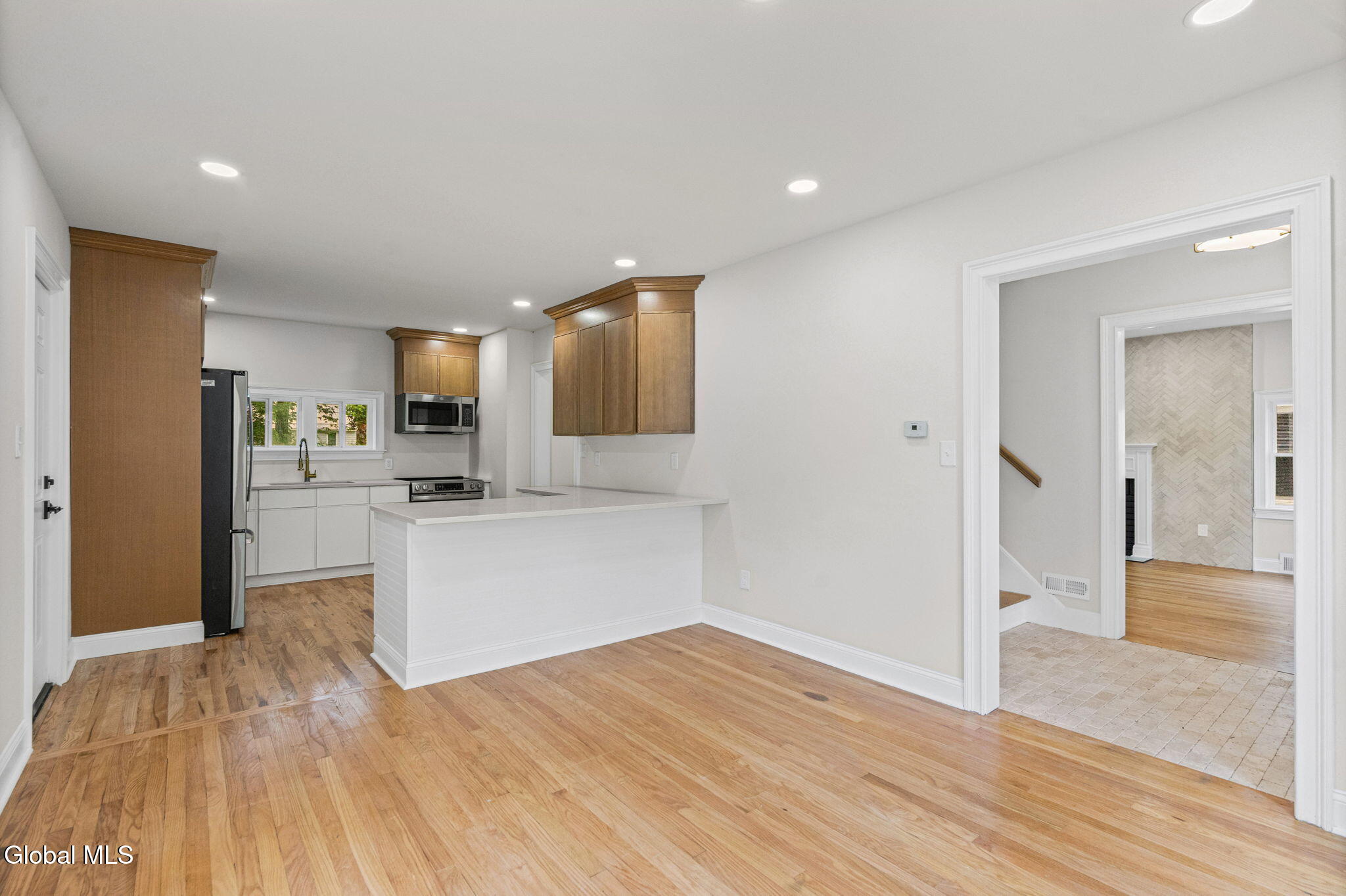 1413 Via Del Mar Niskayuna NY 12309