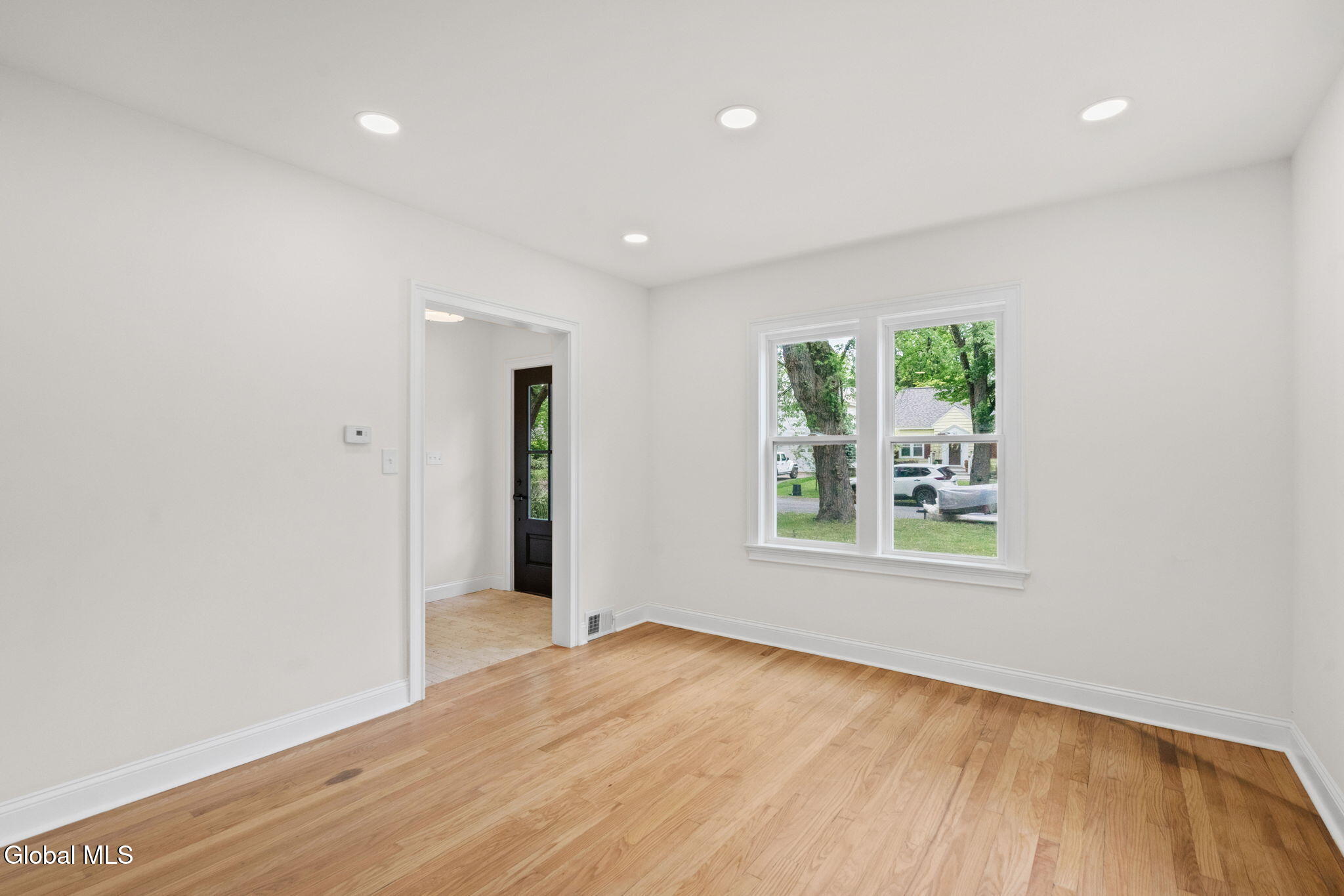 1413 Via Del Mar Niskayuna NY 12309