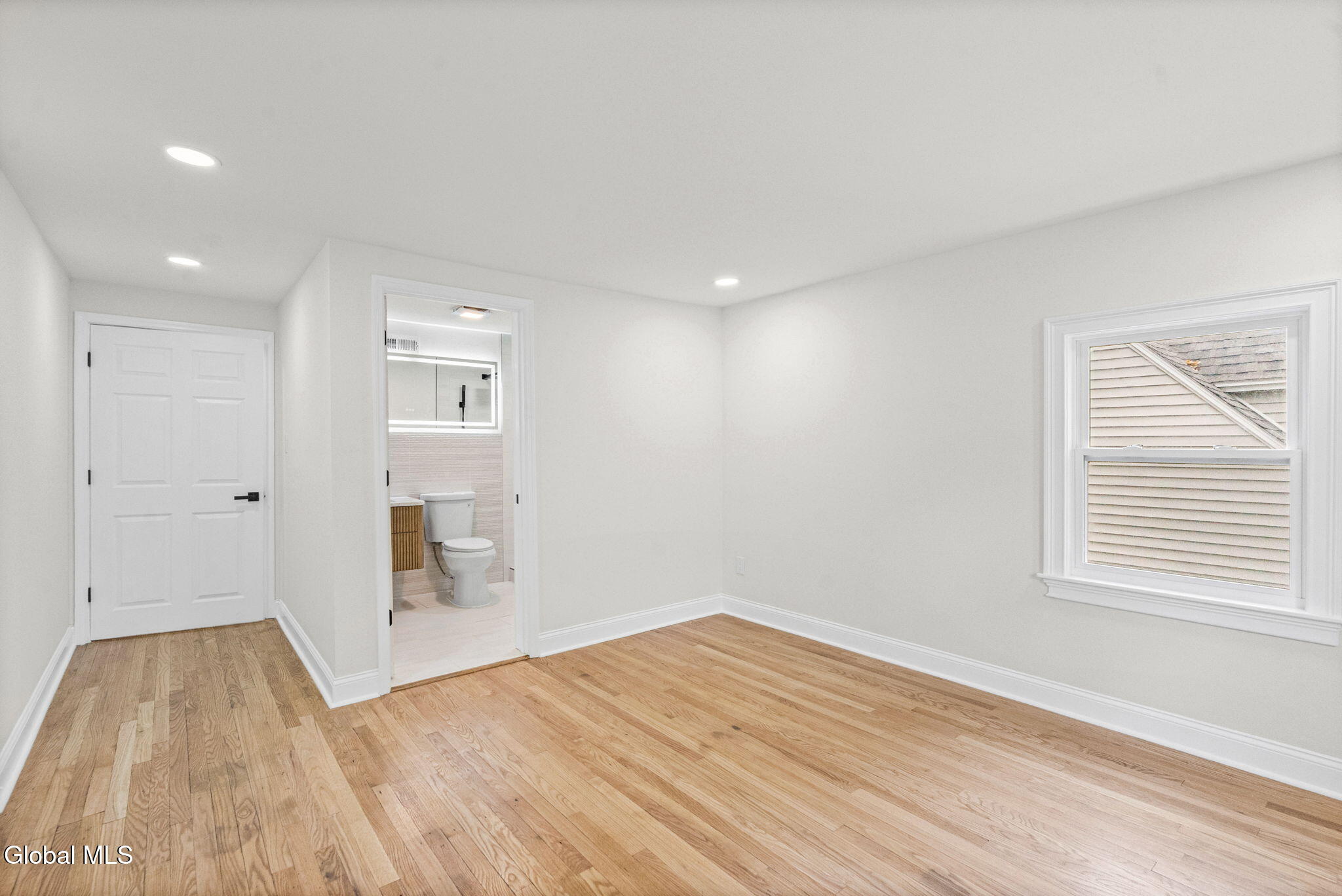 1413 Via Del Mar Niskayuna NY 12309