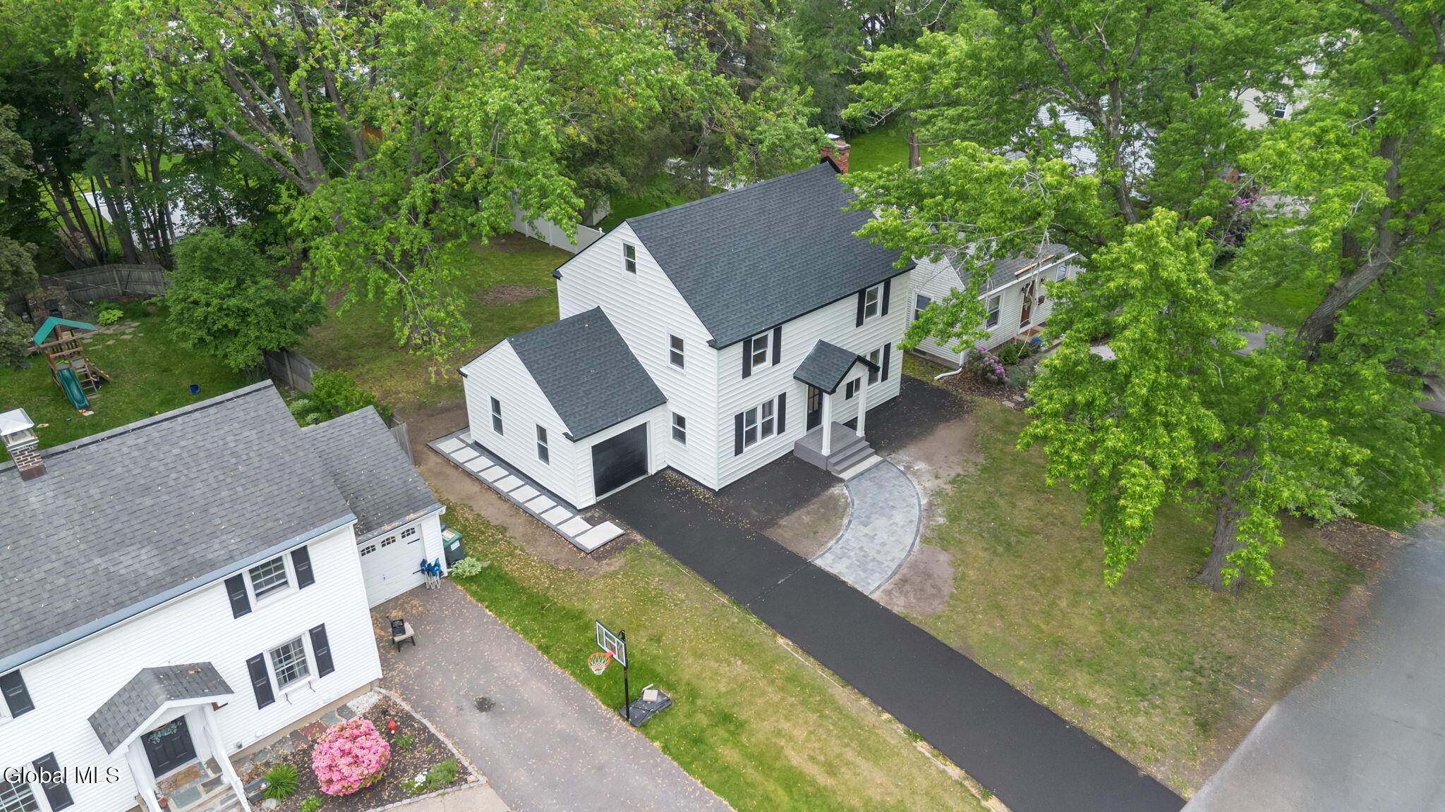 1413 Via Del Mar Niskayuna NY 12309
