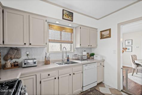 869 7th Avenue Troy NY 12182