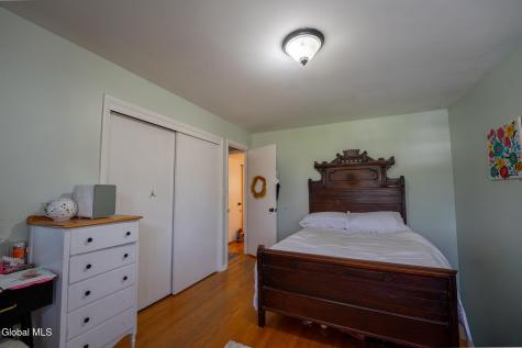 86 Harris Avenue Albany NY 12208