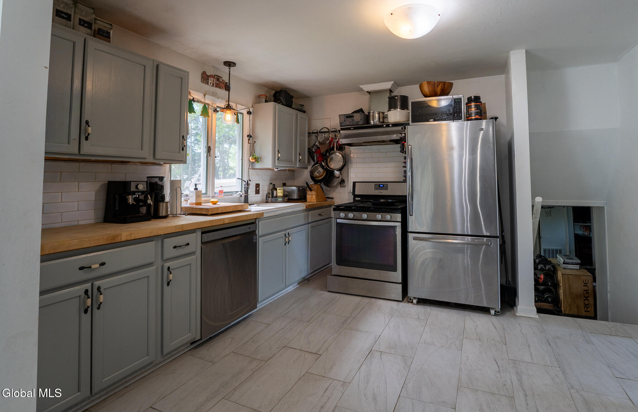 86 Harris Avenue Albany NY 12208