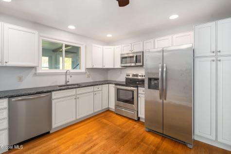 23 Fernwood Drive Loudonville NY 12211