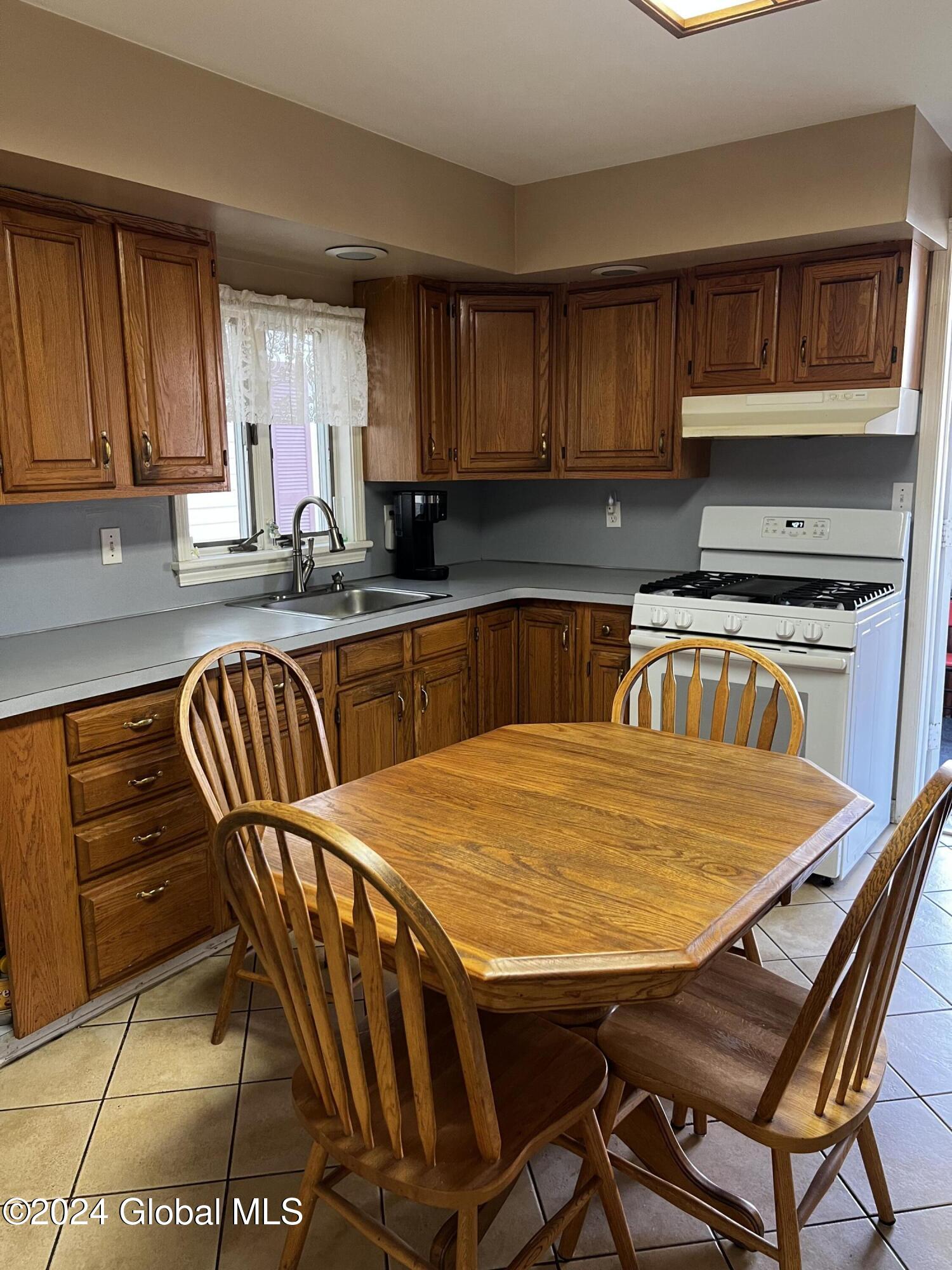 1643 Rugby Road Schenectady NY 12309