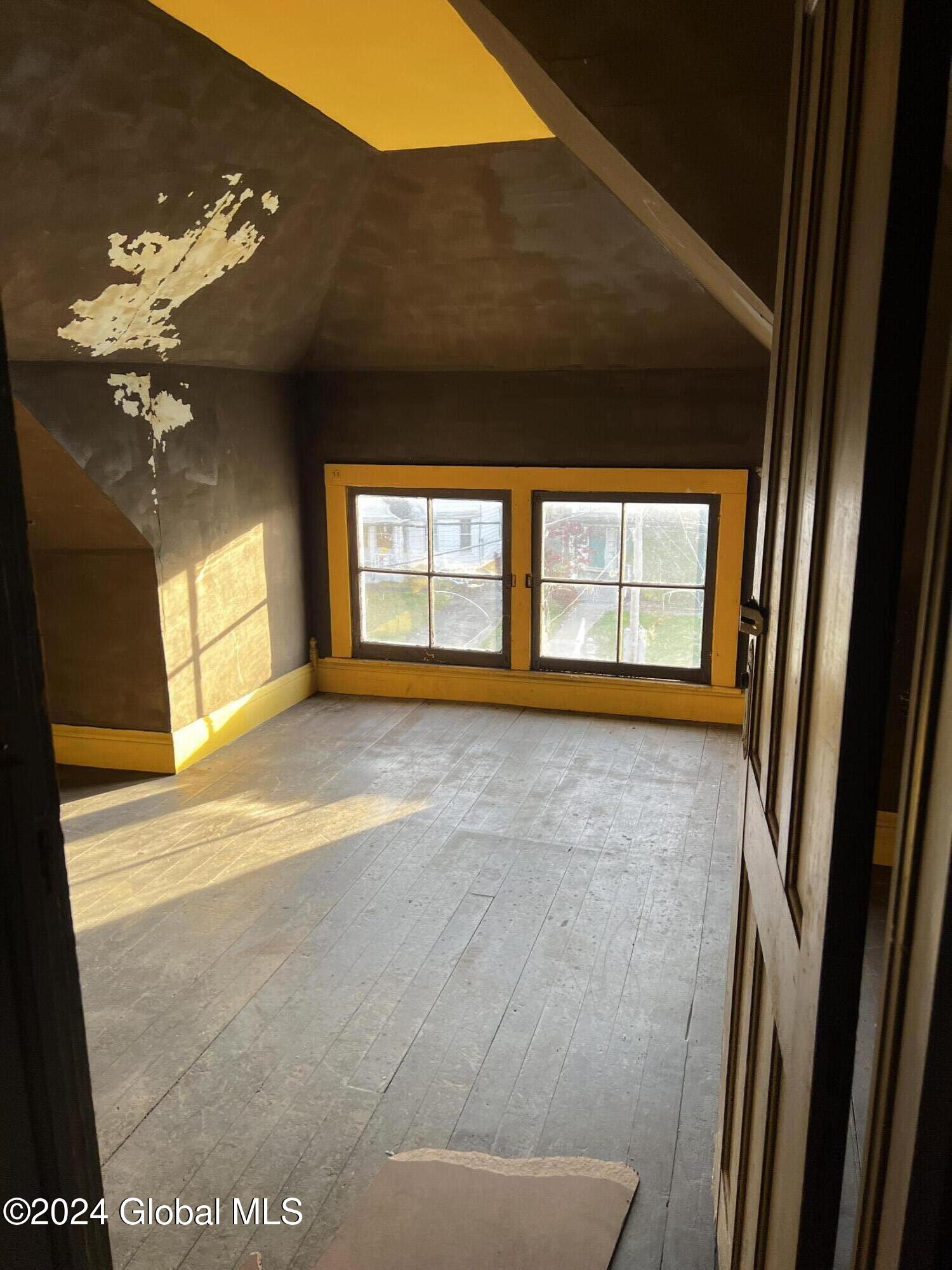 1643 Rugby Road Schenectady NY 12309