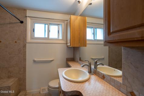 18 Marville Drive Loudonville NY 12211