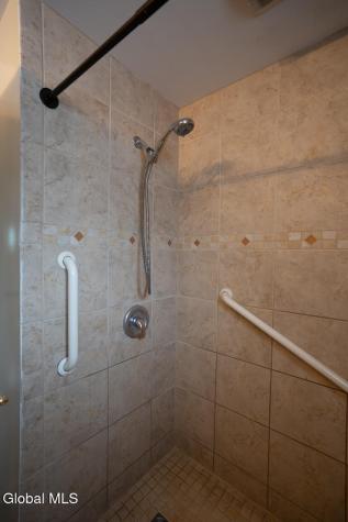 18 Marville Drive Loudonville NY 12211
