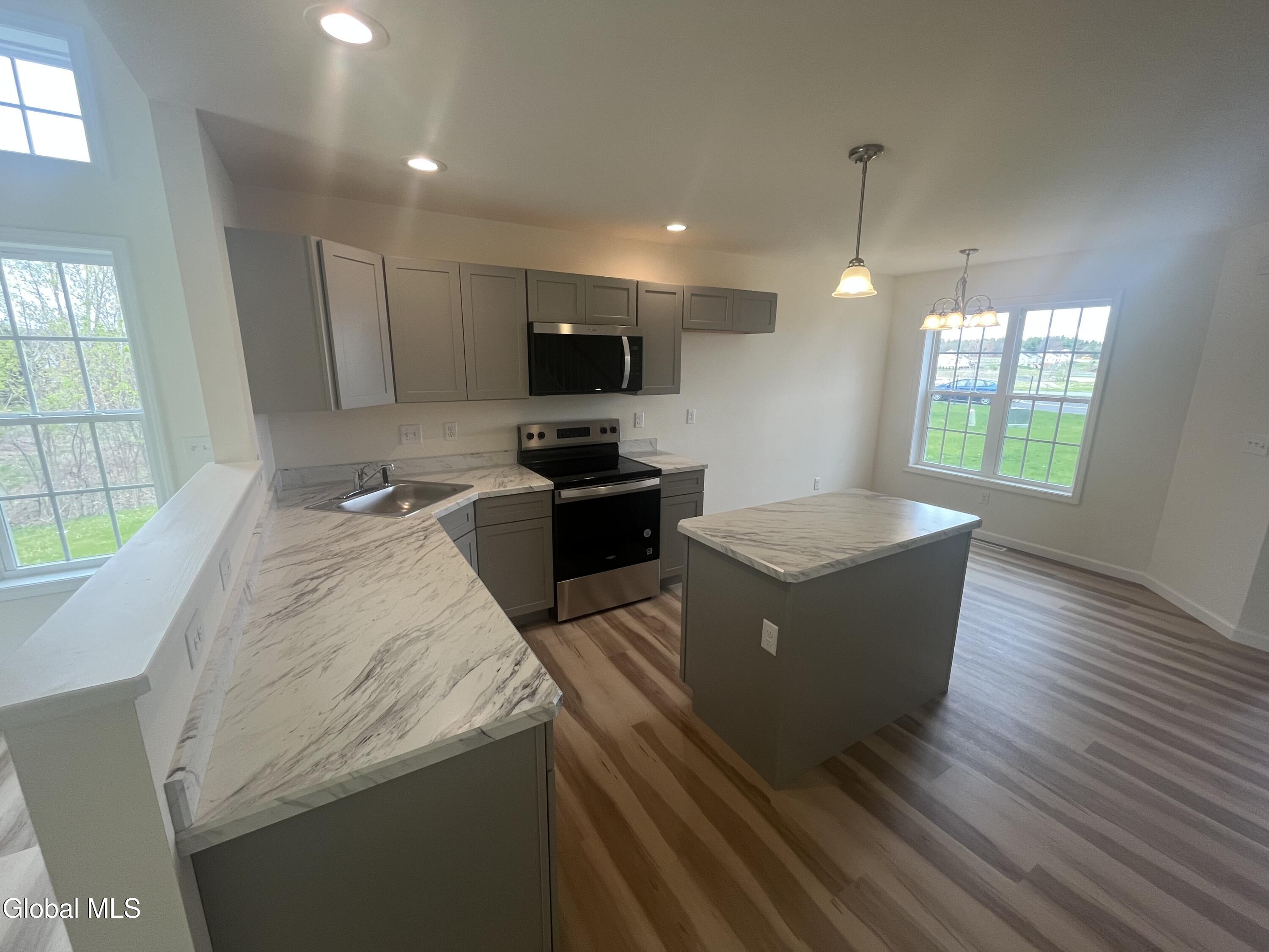33 Paar Way Mechanicville NY 12118