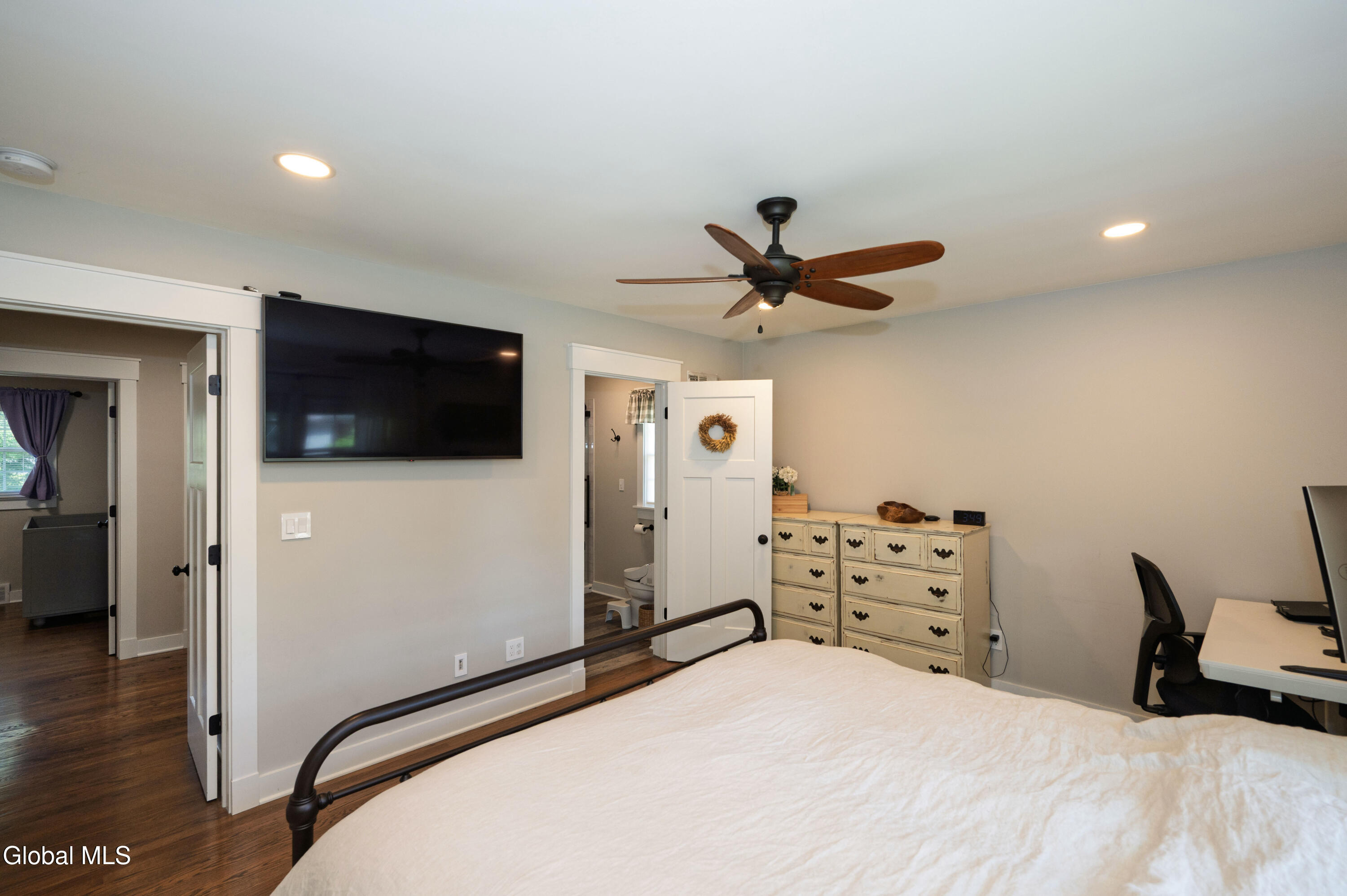 1040 John Alden Lane Schenectady NY 12306