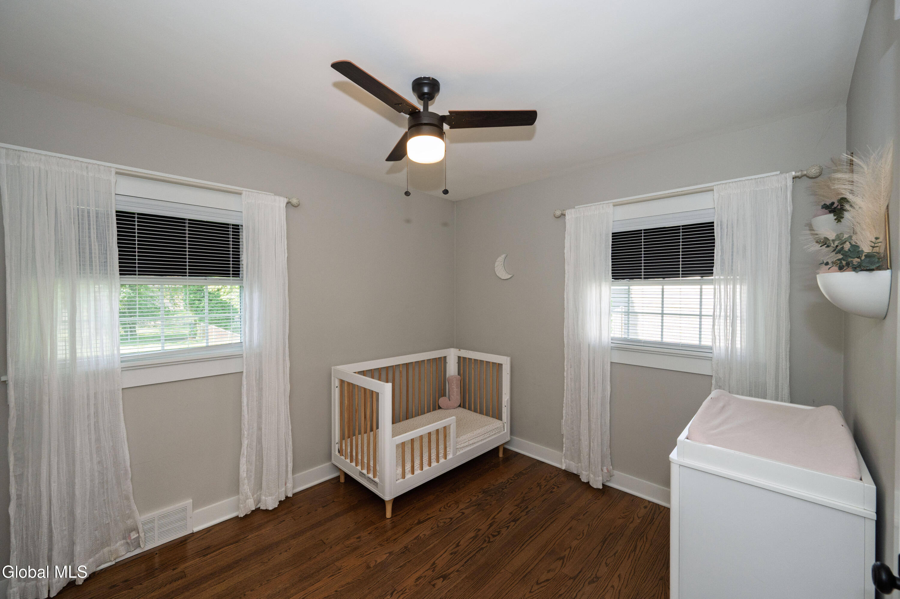 1040 John Alden Lane Schenectady NY 12306
