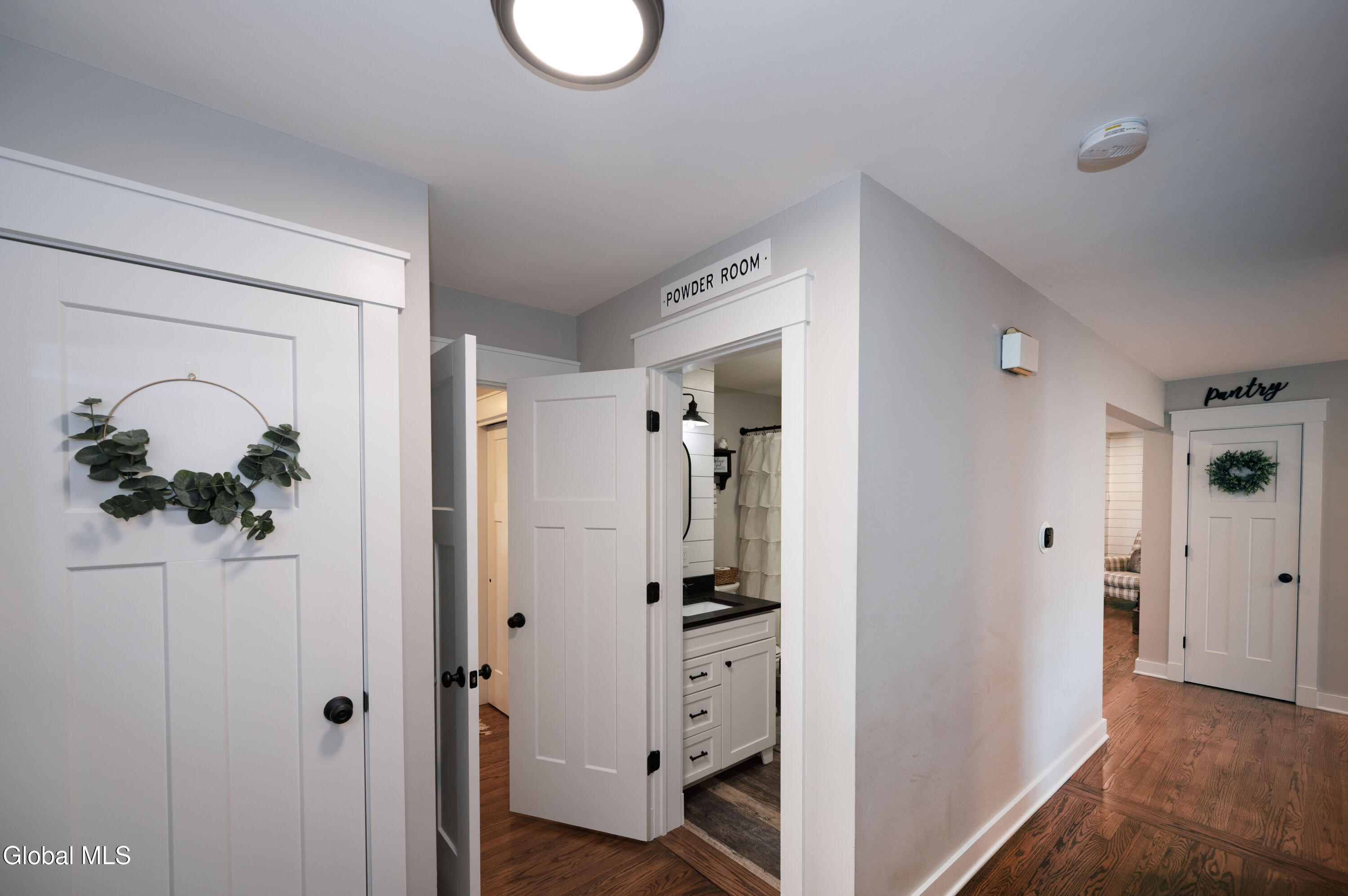 1040 John Alden Lane Schenectady NY 12306