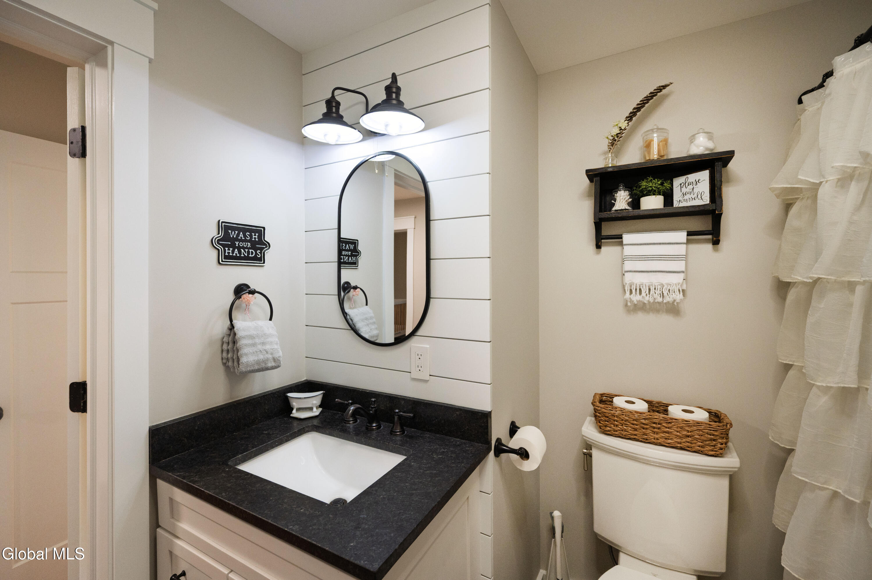 1040 John Alden Lane Schenectady NY 12306