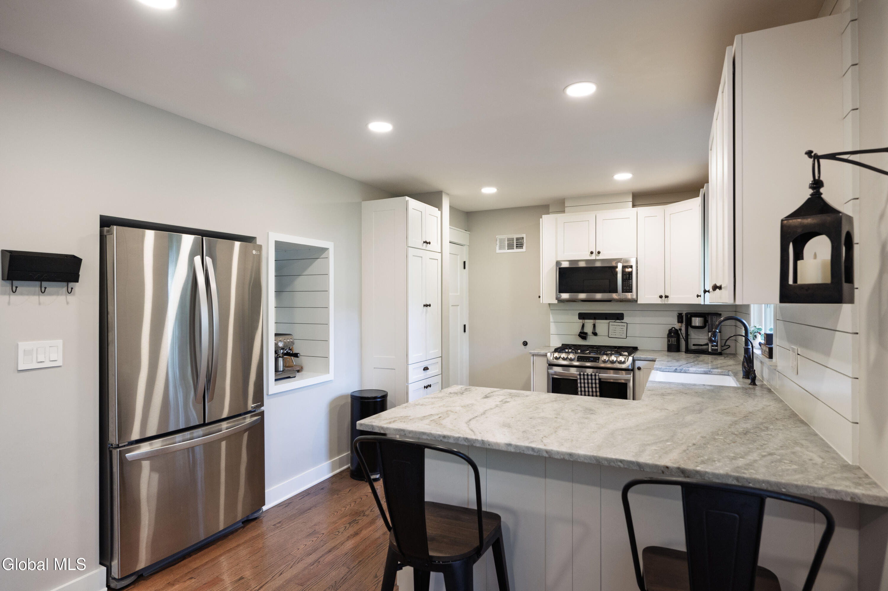 1040 John Alden Lane Schenectady NY 12306