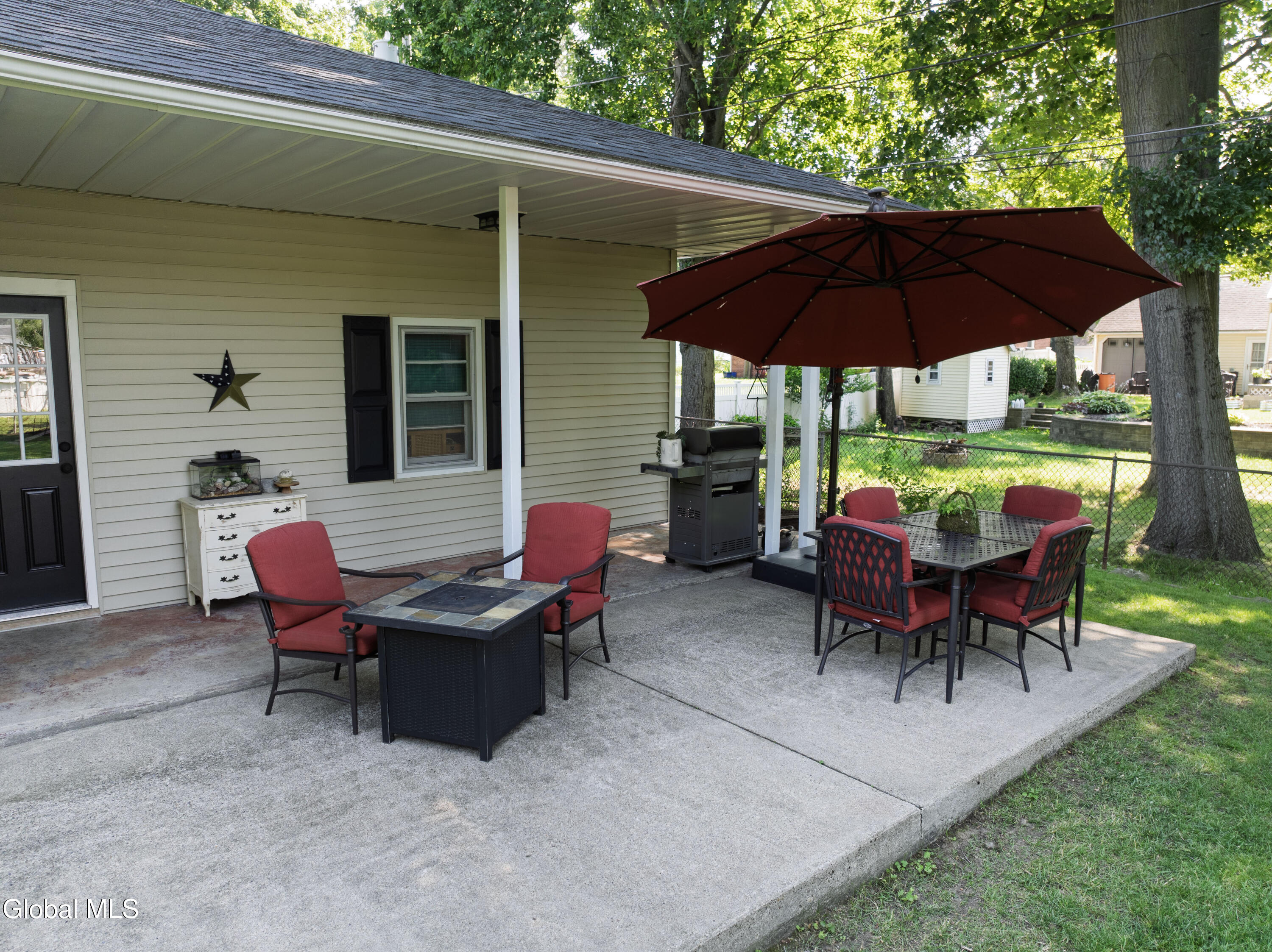 1040 John Alden Lane Schenectady NY 12306