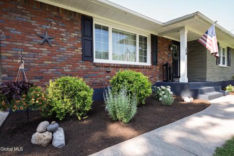 1040 John Alden Lane Schenectady NY 12306