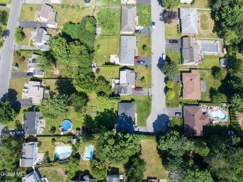 1040 John Alden Lane Schenectady NY 12306