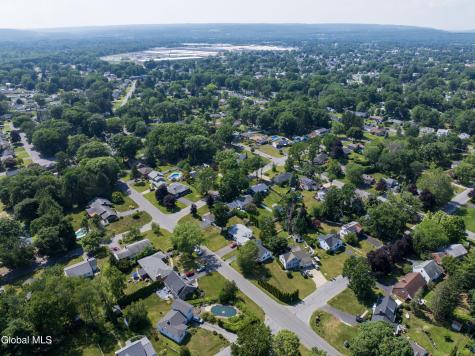 1040 John Alden Lane Schenectady NY 12306