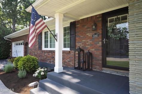 1040 John Alden Lane Schenectady NY 12306