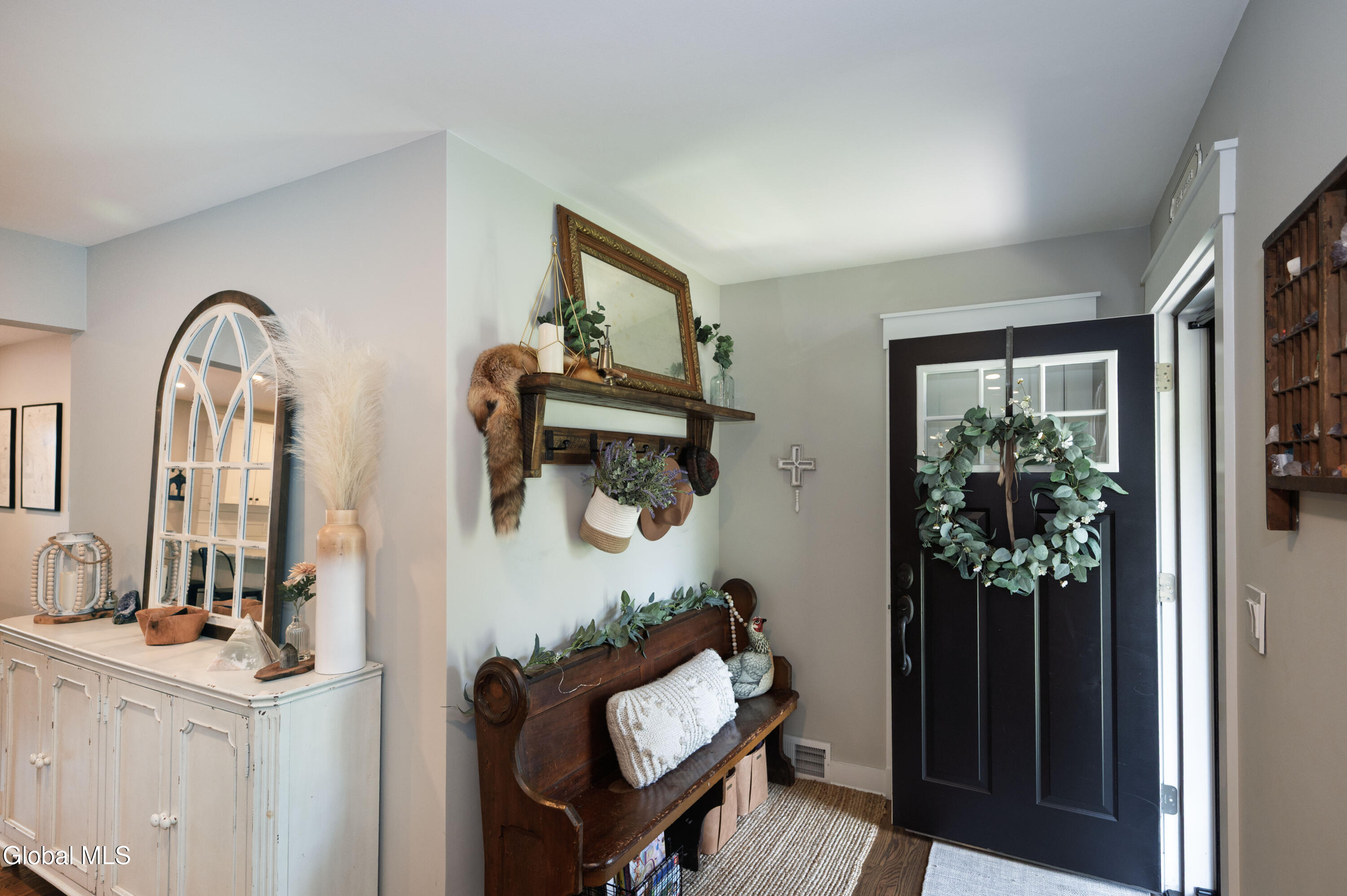 1040 John Alden Lane Schenectady NY 12306