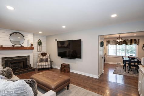 1040 John Alden Lane Schenectady NY 12306