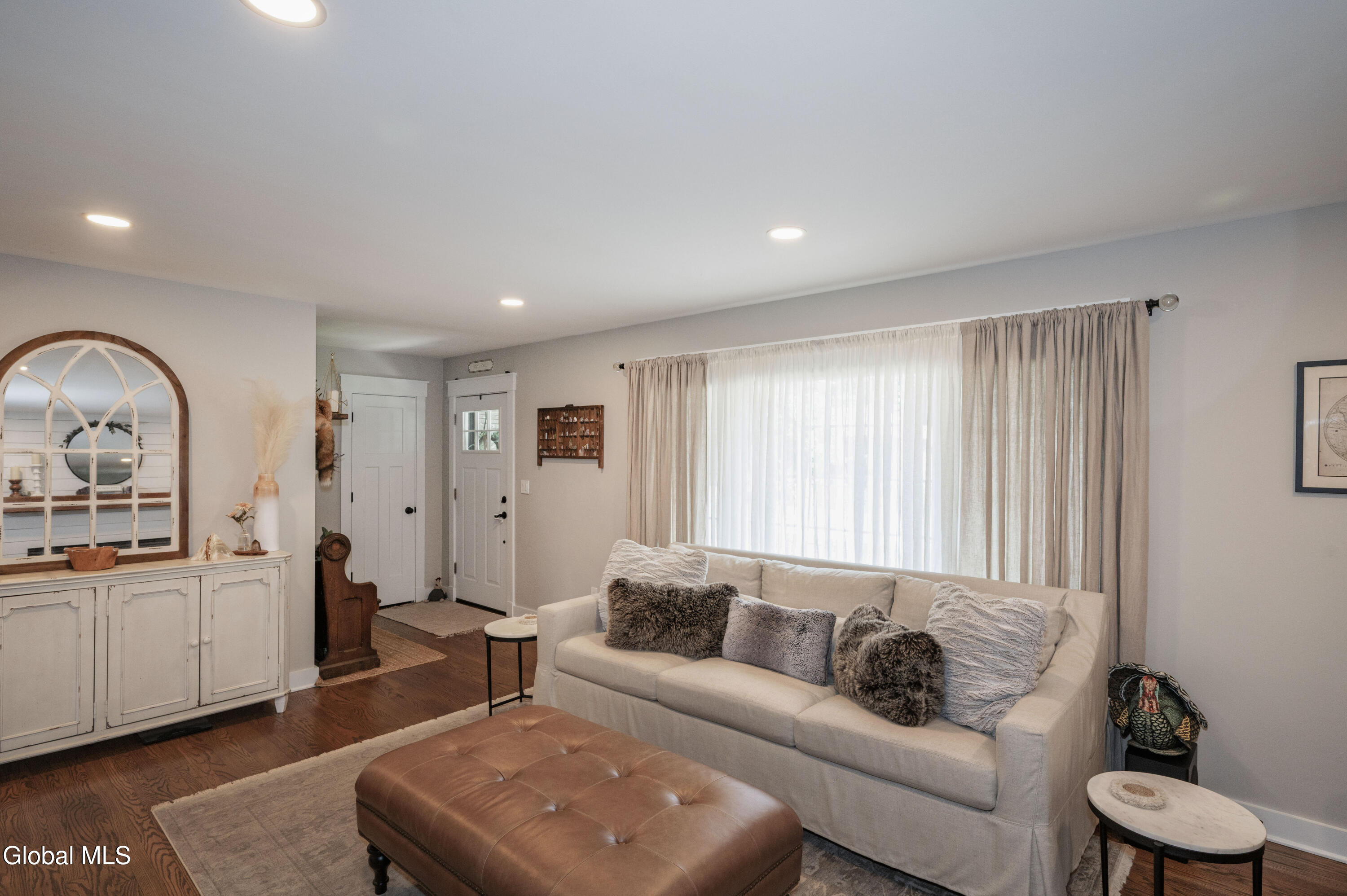 1040 John Alden Lane Schenectady NY 12306