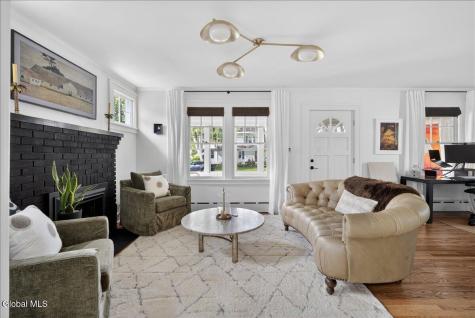 15 Burhans Place Delmar NY 12054