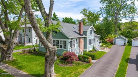 15 Burhans Place Delmar NY 12054
