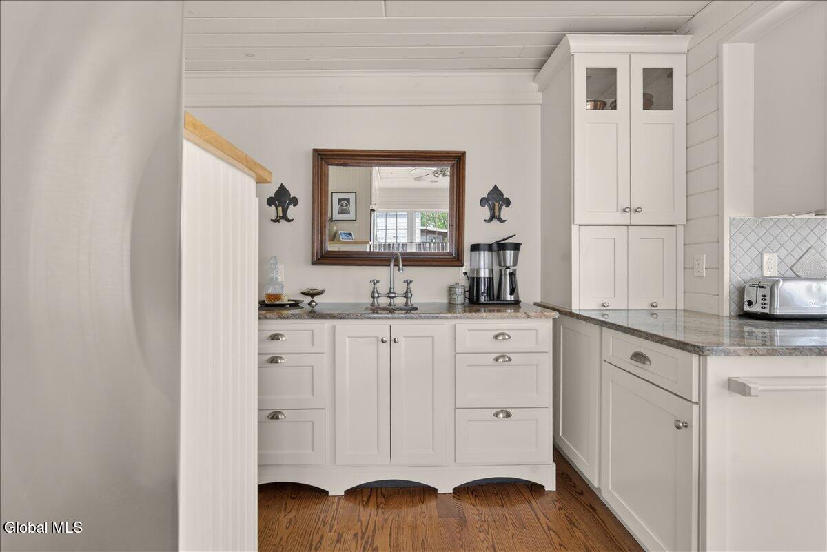 15 Burhans Place Delmar NY 12054