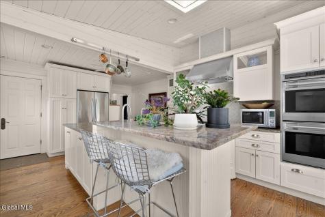 15 Burhans Place Delmar NY 12054