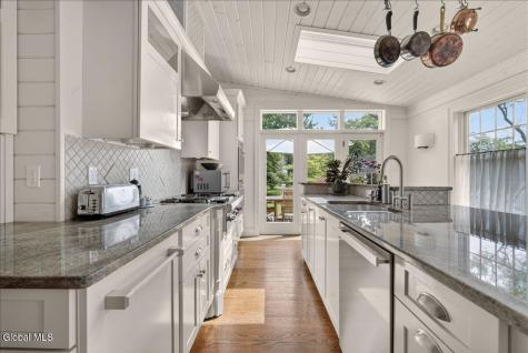 15 Burhans Place Delmar NY 12054